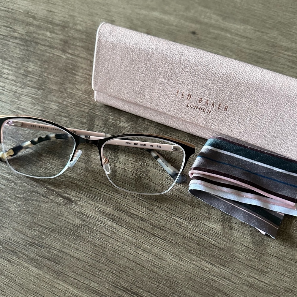 TED BAKER Eyeglasses with Case - Picture 2 of 7
